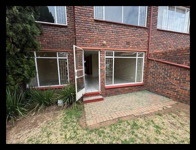 2 BEDROOM TOWNHOUSE FOR SALE IN BIRCHLEIGH